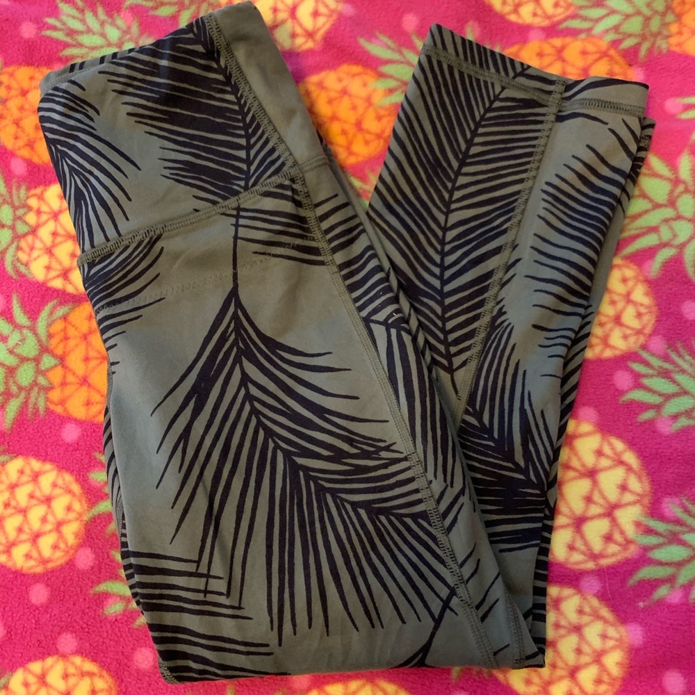 Leaf print Lucy crop leggings